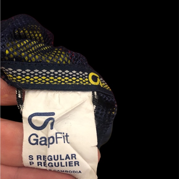 Gap bright yellow little boy windbreaker - Picture 3 of 3